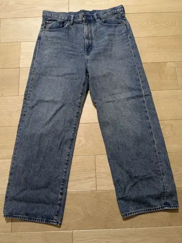 GU. 지유. 배기진. 66 블루. 32 인치