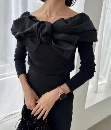 새상품급 야나기바시 유이 콜라보 멀티 웨이 도킹 블라우스