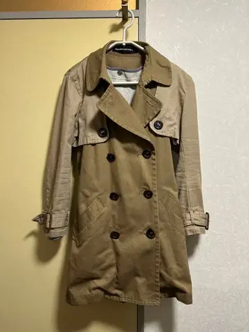 메르시 보크 베이지 더블 브레스트 트렌치코트