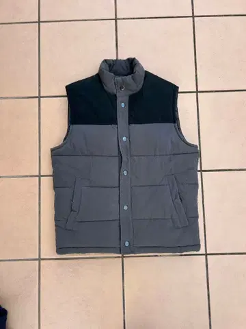 00s GAP 다운 베스트 블랙 그레이 스냅 버튼