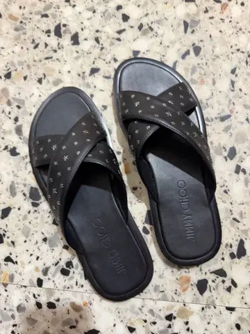 지미추 블랙 샌들 39