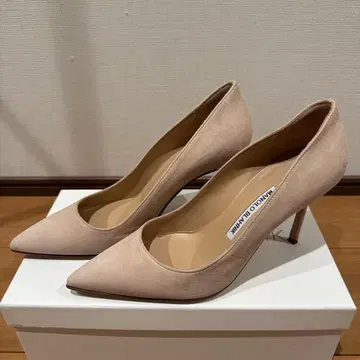 마놀로 블라닉 스웨이드 베이지 펌프스 37.5