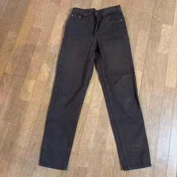 브라운 슬림핏 데님 팬츠