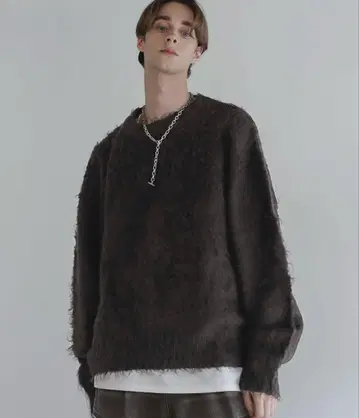 SOCCE 루즈 실루엣 페더 니트