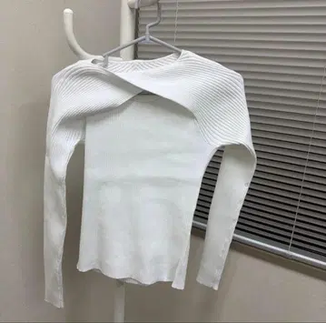 새상품급 [ LOULOU WILLOUGHBY ] 리브 니트 화이트