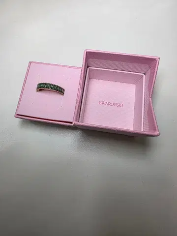 새상품급 스와로브스키 Matrix 반지