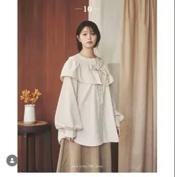 moi tytto 프릴 크루넥 코듀로이 셔츠 FREE