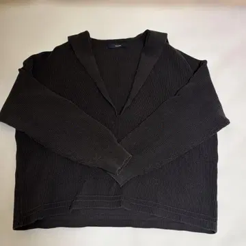 FRAMeWORK 다크 그레이 V넥 니트