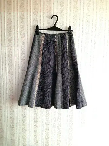 로이스크레용 플레어 스커트