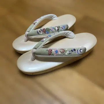 그린 컬러 조리 패턴 달린 하나오