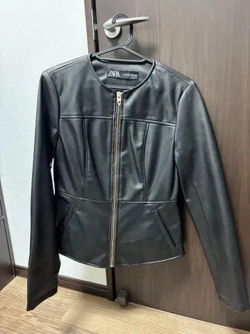 ZARA 블랙 가죽 자켓
