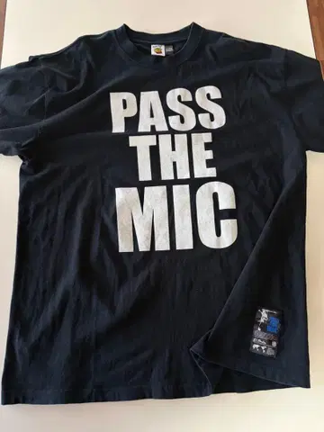 PASS THE MIC 티셔츠 SOUL'd OUT Diggy-MO 착용