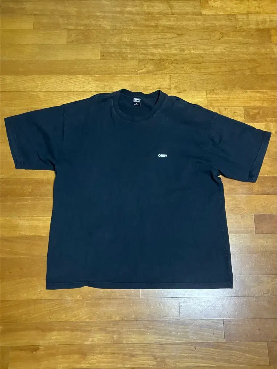Obey basic black short sleeve XXL
