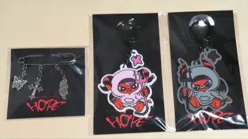 YUTA HOPE 참 브로치 아크릴 키링 3종 세트