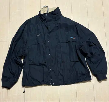 블랙 자켓 프론트 포켓 부착