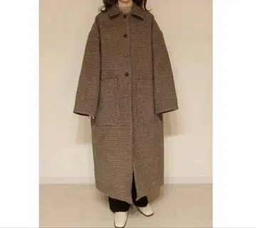브라운 체크 무늬 롱 코트