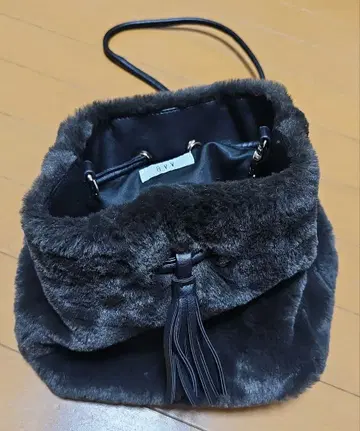 a.v.v 퍼 복조리형 백 다크 그레이 태슬 포함