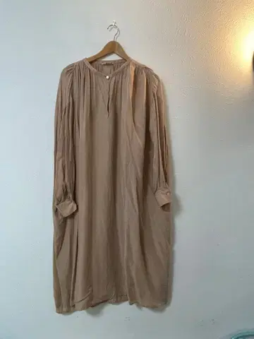 달리아 베이지 롱 셔츠 원피스 긴팔