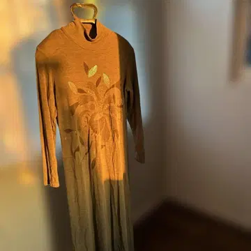 COSA-NOSTRA 코자노스트라 꽃무늬 자수 터틀넥 롱 원피스