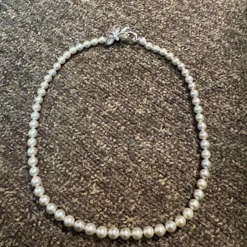 진주 목걸이 꽃 모양 클로징