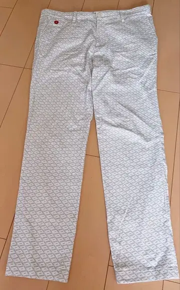 Callaway 기하학 패턴 화이트 팬츠