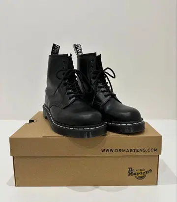 미사용 새상품 Dr. Martens 닥터마틴 8홀 부츠 남성용 US8