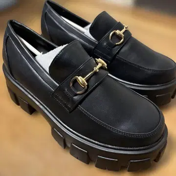 새상품 통굽 로퍼 블랙