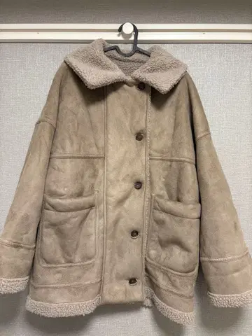 LOWRYS FARM 리버서블 무스탕 보아 코트