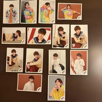 이가리 소야 공식 사진 세트 (타 멤버와 함께 있음)