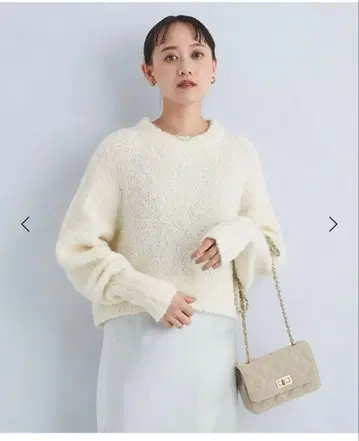 그린 레이블 릴랙싱 부클레 크루넥 니트 풀오버