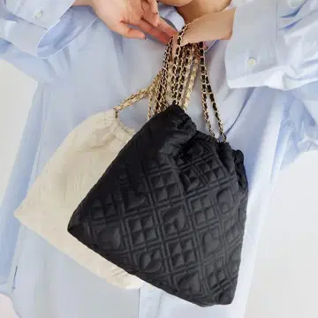 새상품급 스나이델 하트 퀼팅 체인 백