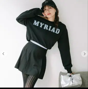 코코딜 데님 패치워크 로고스 맨투맨