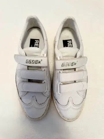 골든구스 GGDBK 화이트 스니커즈 벨크로