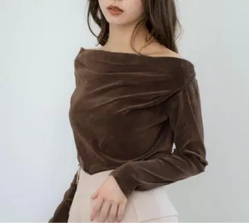 NOELA 벨로아 드레이프 상의 차