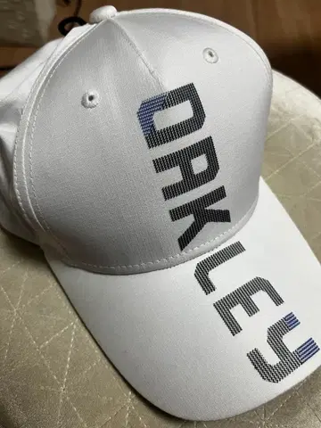 OAKLEY 버티컬 캡 (미사용 새상품)