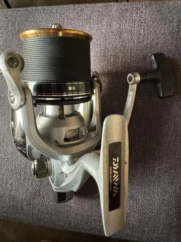 DAIWA FINESURF 35mm STROKE 스피닝 낚시릴