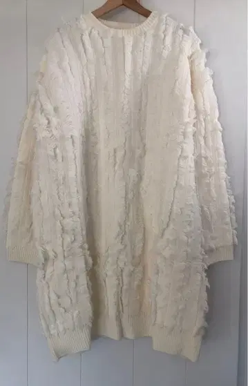 OBLI 프린지 니트 원피스