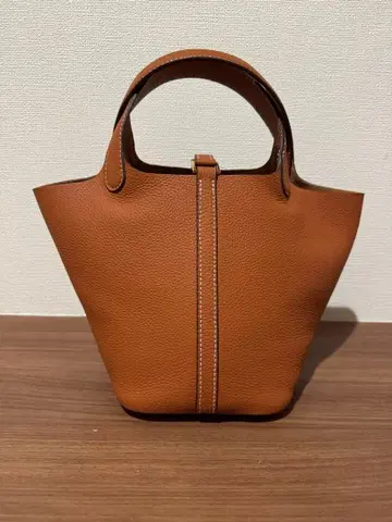 [ 1점 한정 ] 가죽 핸드백 카멜 큐브 백