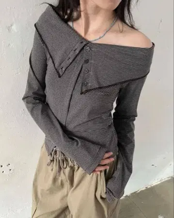 [ 미사용 ] kim9hope 보트넥 탑 브라운