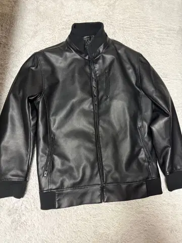 블랙 가죽 자켓