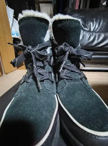 SOREL 퍼 하이컷 부츠 블랙