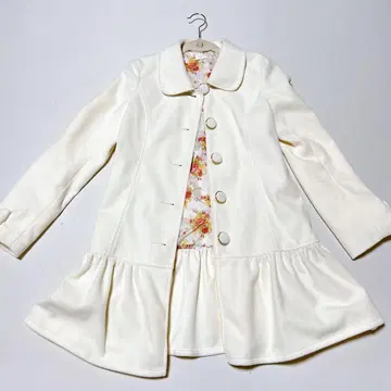 리즈리사 화이트 플레어 실루엣 롱 코트 헤이세이 A라인