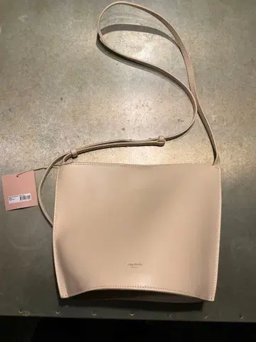 [ 미사용품 ] Oroton 베이지 가죽 숄더백