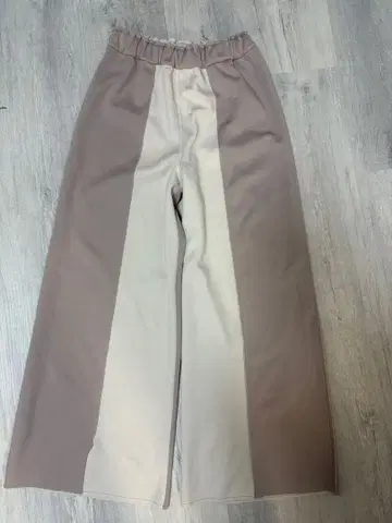 새상품 이번 시즌 신상 에이미 로우 리버서블 본딩 와이드 팬츠