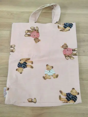 아츠키 오오니시 곰 무늬 토트백