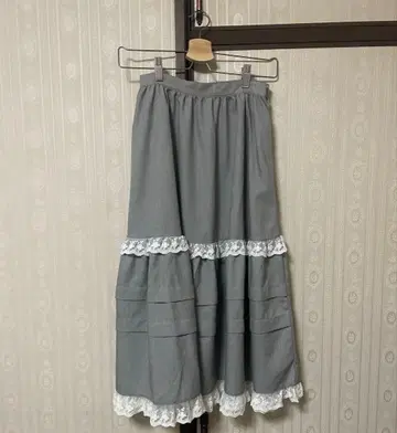 merry jenny 턱 프릴 미디 스커트 그레이