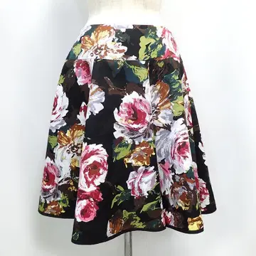 793 엠즈 그레이시 꽃무늬 플레어 스커트 무릎 기장 40 L 블랙