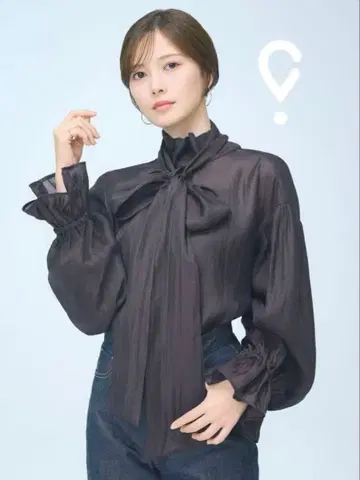 수트 스퀘어 볼륨 슬리브 시어 블라우스 블랙