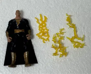 블랙 아담 피규어