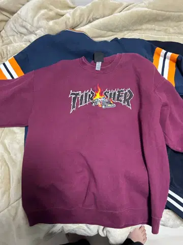 Thrasher 버건디 맨투맨